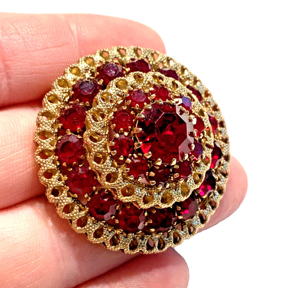 Vintage Mid Century Brooch Gold Red Glass Rhinestones Stacked Dimensional Round - Picture 4 of 9